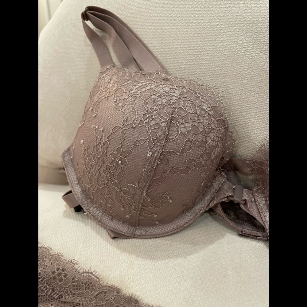❤️ BEAUTIFUL BRAND NEW NVR WORN LIGHT MAUVE/GRAY LACY & SEXY VS SET! - Picture 14 of 15